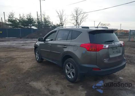 2015 Toyota Rav4 Xle z USA, uszkodzony, nr VIN JTMRFREV9FD155159